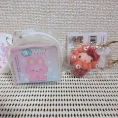 関西万博　ミャクミャクなりきり　立体キーホルダー　ハローキティ