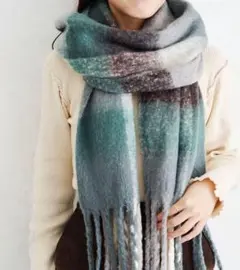 スリーコインズ チェックボリュームマフラー ポリエステル100% 新品未使用