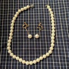 値下げ　ホワイトパール ネックレス　イヤリングのおまけ付き　卒業入学式に