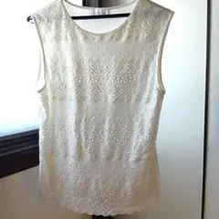 値下げ！美品　ノースリーブ　刺繍