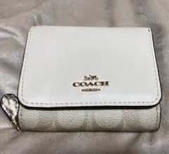COACH 三つ折り財布 ホワイト、ベージュ