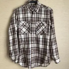 ブラウン シャツ