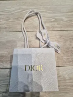 Dior ホワイト ショッパー リボン付き