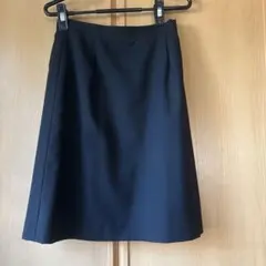 INED スーツスカート　毛100% S 黒 就活 通勤 フォーマル 美品のサムネイル