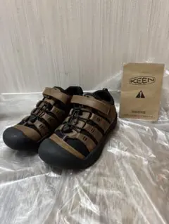 KEEN シューズ　22cm