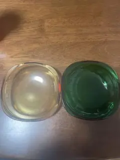 クリアとグリーンの四角皿セット