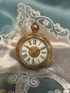 時計デザインのオーナメント