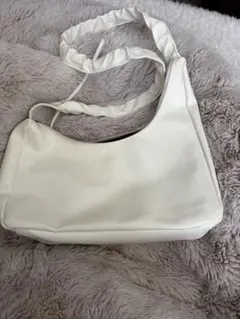 ショルダーバッグ 白