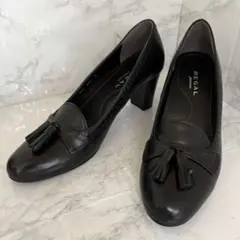 ✨REGAL Platinum タッセル　パンプス　レザー　ブラック　23のサムネイル