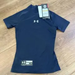 新品　タグ付　アンダーアーマー　ヒートギア　125-135 半袖　ラッシュガード
