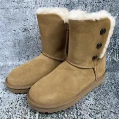 新品同様 アグ ムートンブーツ キャメル ボタン ボア