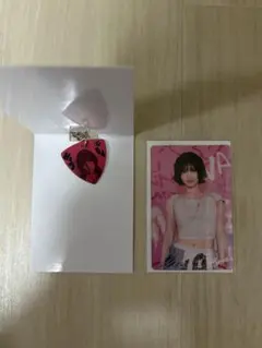 TWICE ENEMY ランダムピックキーホルダー モモ