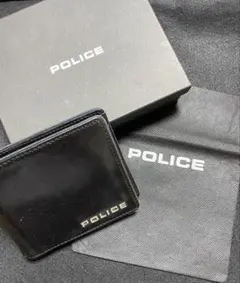 【現状品】POLICE 二つ折り財布　レザー　ブラック　カード入れ多数のサムネイル