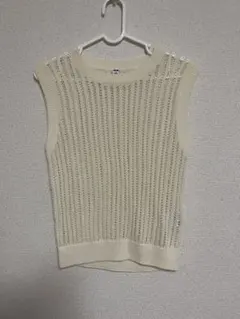 ユニクロ M アイボリー ノースリーブニット