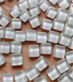 タイル　ホワイト　白