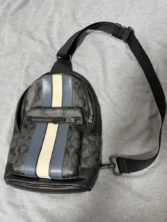 COACH コーチボディバッグ ダークブルー - メルカリ