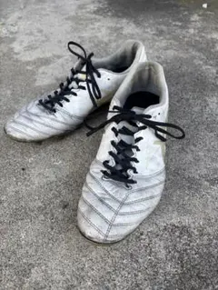 ASICS PRO ホワイトサッカーシューズ x-fly