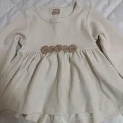 petit main 花の刺繍付きクリーム色トップス90cm