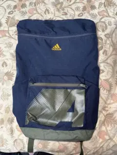 adidas ネイビー リュック