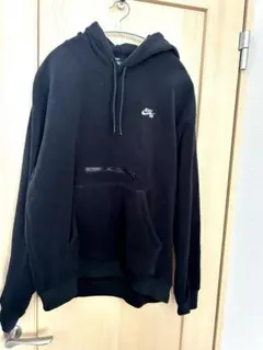 Nike SB ブラックフリースパーカー ジッパーポケット付き