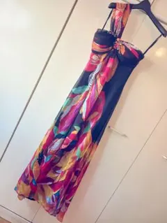 ビジュー付きワンショルダー黒カラフルロングドレス