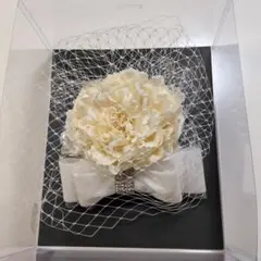 アイボリー 花とリボンの髪飾り