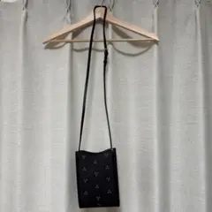 A.P.C. ブラックレザーショルダーバッグ