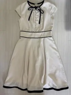 Rirandture アイボリー フレアドレス 半袖 リボン パール付き