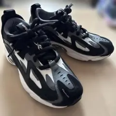 Reebok スニーカー ブラック/ホワイト dmx cn7121 24.5のサムネイル