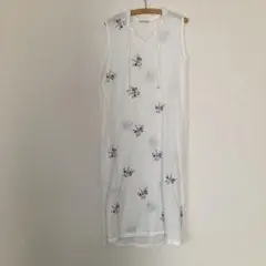 刺繍入りホワイトノースリーブチュニック