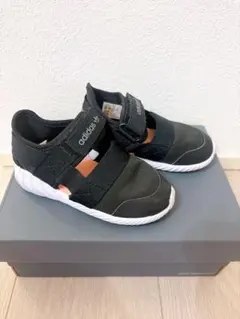 adidas ブラック サンダル チュブラー　１３cm