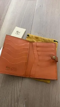 IL BISONTE 二つ折りレザーウォレット