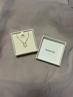 SWAROVSKI ホースシュー 馬蹄ネックレス ローズゴールド 箱付き 正規品のサムネイル