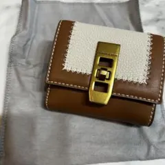 CHARLES & KEITH 三つ折り財布 ブラウン/ホワイト