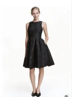 【美品】H&M バックカットアウト仕様　ジャカード織りノースリーブドレスのサムネイル