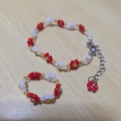 赤と白のビーズブレスレットとリングセット