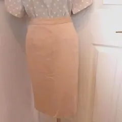 メイソングレイ　タイトスカート　ベージュ　膝丈のサムネイル