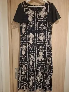 LAURA ASHLEYネイビー フラワープリント ワンピース ローラアシュレイ