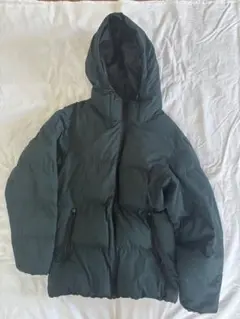 GU フード付きダークグリーンダウンジャケット