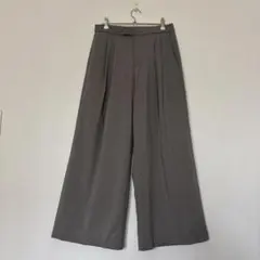 UNIQLO グレー タックワイドパンツ
