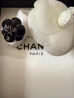 CHANEL ノベルティブラック フラワーリングのサムネイル