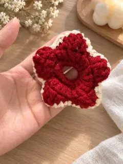 ハンドメイド 花型シュシュ レッド×ホワイト