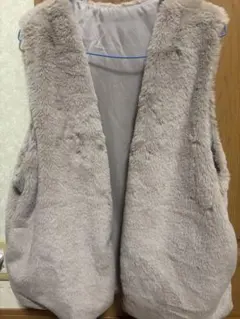 グレー ベージュファー ノースリーブベスト