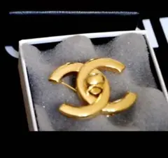 CHANEL ブローチ　シルバー×ブラック　非売品　ノベルティ 2025年最新】シャネル ブローチの人気アイテム - メルカリ