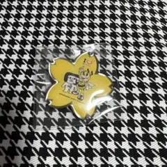 ピンバッジのサムネイル