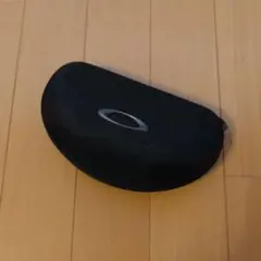 Oakley メガネケース