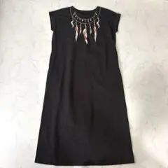 美品 AnneCoquine アンコキーヌ カットソーワンピース 羽刺繍 Mのサムネイル