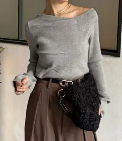 【新品/定価¥4400】Thevon. ゼヴォン ドレープネックリブニットのサムネイル