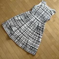 ワンピース　膝丈　ボンサンス　フレアワンピースのサムネイル