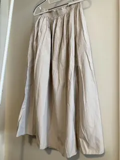 アーバンリサーチのロングスカートで